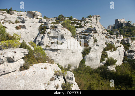 CLIFF ROCK FORMATIONEN LES BEAUX MASSIF DES ALPILLES PROVENCE BOUCHES DU RHONE FRANKREICH Stockfoto