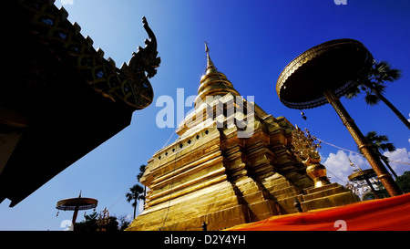 Goldene Pagode am Wat Phra, dass Sri Chom Thong, Chiang Mai, Thailand. Stockfoto