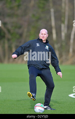 Fußball Training - Cardiff - UK 4. Februar 2013 Wales: Wales Nationalmannschaft Trainer John Hartson weiterleitet. Bildnachweis: Phil Rees/Alamy Live-Nachrichten Stockfoto