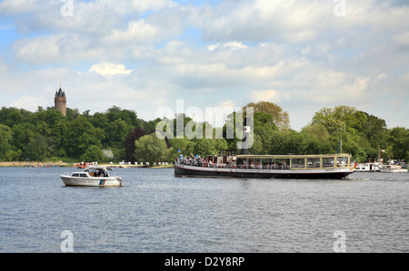 Potsdam, Deutschland, das Ausflugsschiff an der Gustav Havel Stockfoto