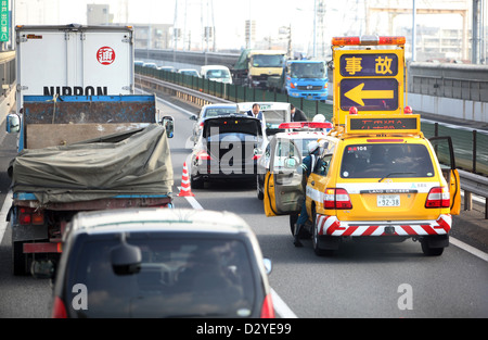 Tokio, Japan, Marmelade durch einen Autounfall auf einer Landstraße Stockfoto