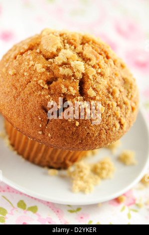 Brauner Zucker Muffin in einem weißen Teller. Stockfoto