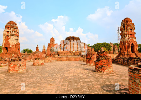 Haupt-Pagode in Ruinen Wat mahathat Stockfoto