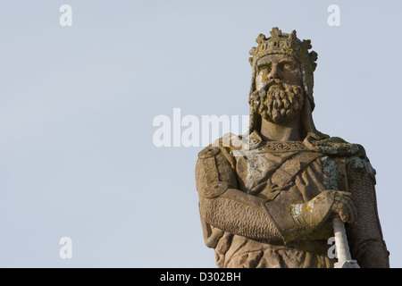 Außen Stirling Castle steht die Statue von Robert The Bruce, mit Blick auf Stirling, Schottland. Stockfoto