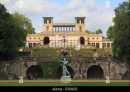 Die Orangerie (Orangerie) im Park Sanssouci, Potsdam, in der Nähe von Berlin, Deutschland Stockfoto