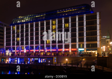 Das Radisson Blu Hotel in die Weihnachtsbeleuchtung Stockfoto