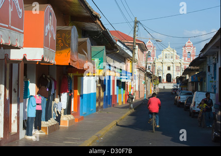 Straße zur Kirche el Calvario, Leon, Nicaragua, Mittelamerika Stockfoto