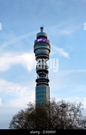 Der BT Tower in London. Ein bekanntes Wahrzeichen früher bekannt als der Post Office Tower. Stockfoto
