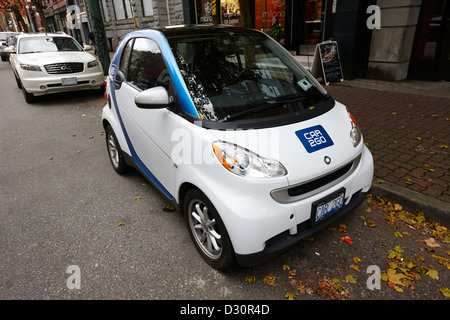 Car-sharing car2go Elektro Auto in einen Parkplatz in der Innenstadt von Vancouver BC Kanada Stockfoto