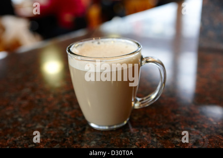 Tasse Chai Latte Tee in einem Café in Vancouver BC Kanada Stockfoto