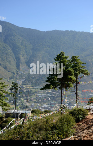 Sicht - Giant Buddha Dordenma Statue, mit Blick auf das Tal mit der Hauptstadt Thimphu unten, 50m hohe tall.36MPX Stockfoto