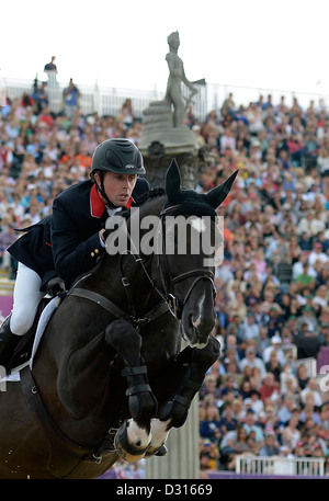 Ben Maher Reiten Tripple X (GBR, Großbritannien). Einzelnen Springturnier Stockfoto