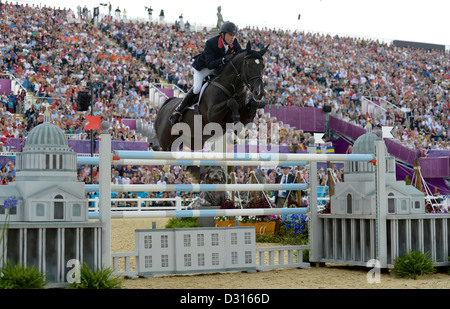 Ben Maher Reiten Tripple X (GBR, Großbritannien). Einzelnen Springturnier Stockfoto