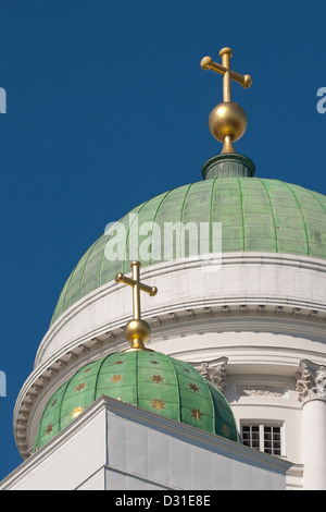 Religiöse Kreuze auf Kathedrale Kuppeln Stockfoto