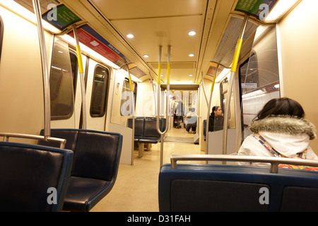 an Bord der Canada Line Skytrain an Waterfront station Vancouver BC Kanada Stockfoto