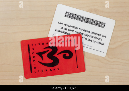 Kunststoff-Bibliothek Karten mit Barcode Stockfoto