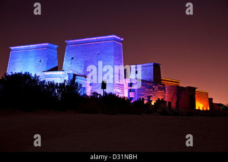 Ton- und Lichtshow am Isis-Tempel auf Agilika oder Agilkia Insel Philae, Assuan. Stockfoto