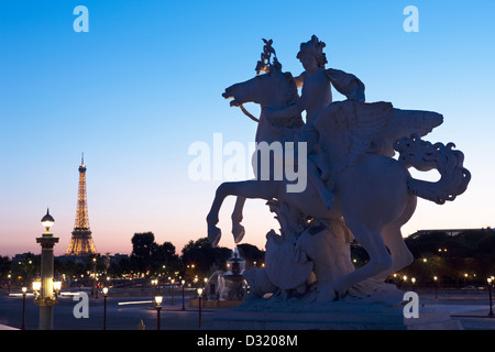 MERCURY REITEN PEGASUS STATUE PLACE DE LA CONCORDE PARIS FRANKREICH Stockfoto