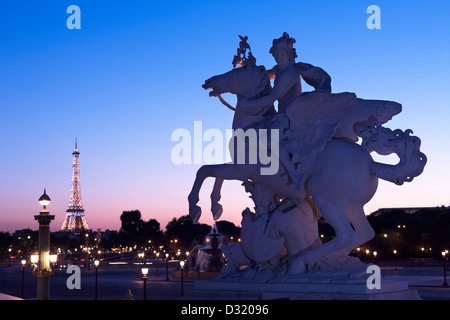 MERCURY REITEN PEGASUS STATUE PLACE DE LA CONCORDE PARIS FRANKREICH Stockfoto