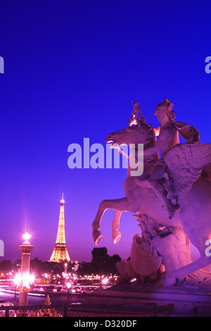 MERCURY REITEN PEGASUS STATUE PLACE DE LA CONCORDE PARIS FRANKREICH Stockfoto