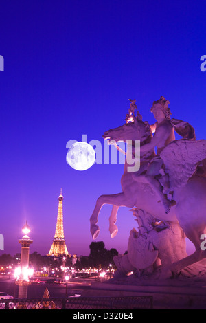 MERCURY REITEN PEGASUS STATUE PLACE DE LA CONCORDE PARIS FRANKREICH Stockfoto