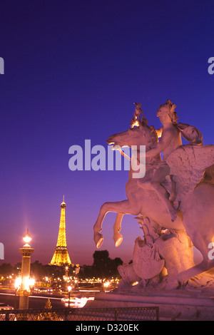 MERCURY REITEN PEGASUS STATUE PLACE DE LA CONCORDE PARIS FRANKREICH Stockfoto