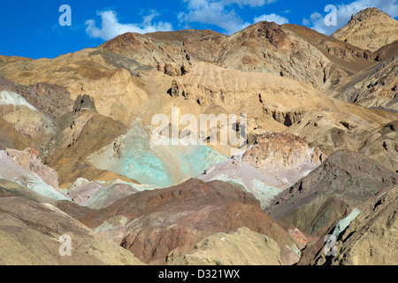 Death Valley Nationalpark, Kalifornien - Künstler-Palette, eine Fläche von bunten Rock Artists Drive entlang. Stockfoto