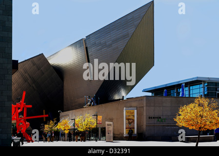 Denver Art Museum, entworfen von Architekt Daniel Libeskind ist sehr modernistischen und beherbergt ein renommiertes der indianischen Kunst Stockfoto