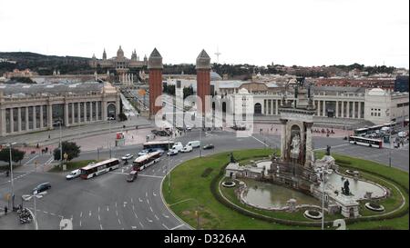 Verkehrsreichen stürzt rund um den Kreisverkehr an der Plaza de Espana in Barcelona, Spanien, 22. Januar 2013. Foto: Fabian Stratenschulte Stockfoto