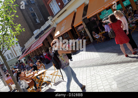 Das French Quarter in South Kensington, es ist Cafés sind ein bekannter Treffpunkt für alle Völker, die die europäischen Outdoor-Atmosphäre genießen Stockfoto