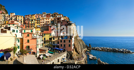 Foto von der Fischerei Hafen von Manarola, Nationalpark Cinque Terre, Ligurien, Italien Stockfoto