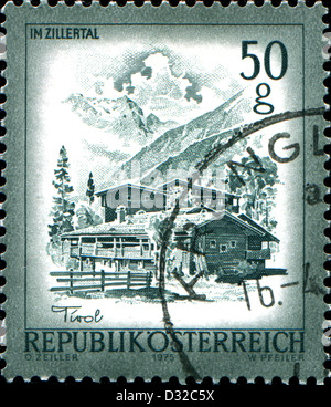 Österreich - ca. 1975: Eine Briefmarke gedruckt in Österreich zeigt Im Zillertal, aus der Serie "Sehenswürdigkeiten in Österreich", ca. 1975 Stockfoto