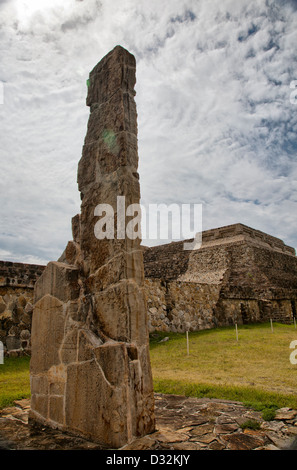 Eine Sonne Zifferblatt Stele bei Monte Albán archäologischen Ruinen in Oaxaca - Mexiko Stockfoto