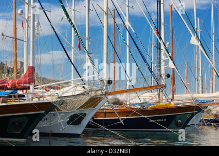 Traditionelle türkische gulets moorierten in Bodrum Marina. Bodrum, Provinz Mugla, Türkei. Stockfoto