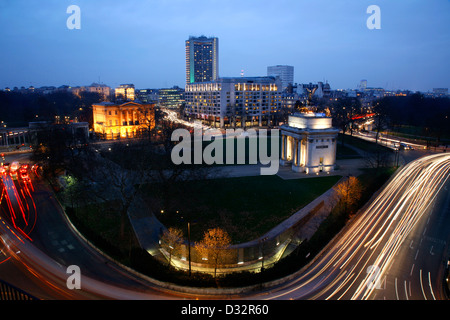 Erhöhten Blick auf Wellington Arch und Apsley House, Hyde Park Corner, London, UK Stockfoto