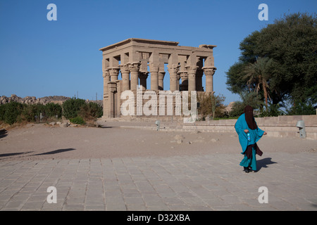Der Kiosk des Trajan im Tempel von Philae auf die Insel Agilika durch den Nil in Ägypten Stockfoto