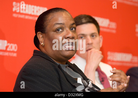 Dianne Abbott MP bei der Labour Partei Führung bedrängt im Millennium Stadium in Cardiff heute. Stockfoto