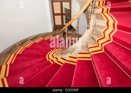 Treppenhaus im polnischen Palast. Königsschloss in Warschau. Stockfoto