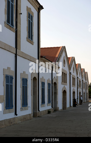 Larnaca Zypern. Blick auf Europa quadratische Kolonialstil Museum und Archiv und Museum für Paläontologie Gebäude. Stockfoto