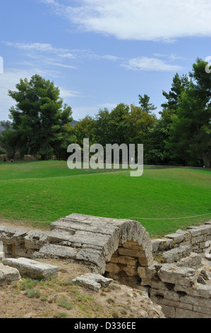 Der Eingang des Stadions: Olympia; Ilia, Peloponnes. Griechenland. Stockfoto