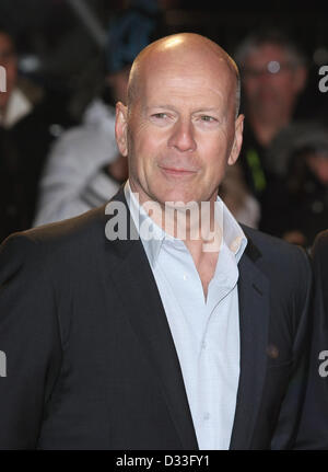 BRUCE WILLIS A GOOD DAY TO DIE HARD. UK FILM PREMIERE LONDON ENGLAND UK 7. Februar 2013 Stockfoto