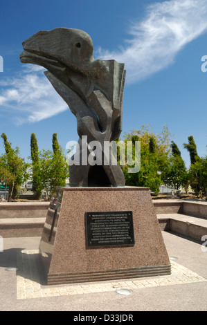 Armenischer Genozid-Denkmal an der Stelle, wo Armenier flohen zuerst in Zypern, Lanarka landete, im Jahr 2008 erstellt. Stockfoto