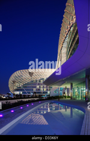 Die Raster-Shell das Yas Hotel ist ein Wahrzeichen von Abu Dhabi Grand Prix geworden. Stockfoto