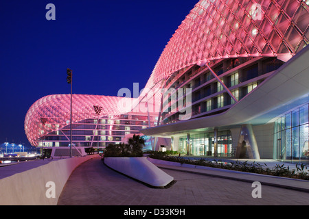 Die Raster-Shell das Yas Hotel ist ein Wahrzeichen von Abu Dhabi Grand Prix geworden. Stockfoto