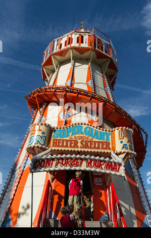 Eine traditionelle Helter Skelter, UK Stockfoto