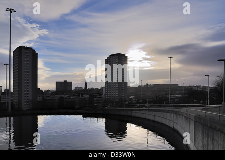 Ansicht von Glasgow über den Forth und Clyde Kanal bei Sonnenuntergang Stockfoto