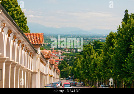 Suchen Sie bergab in Richtung Vicenza und Umgebung, Italien Stockfoto