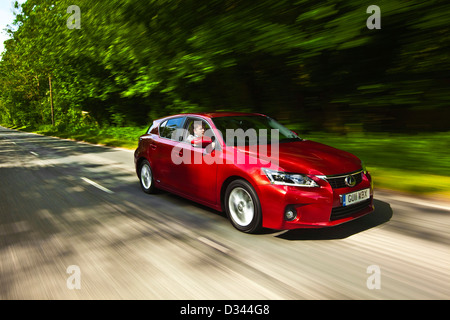 James Martin Testfahrten das Lexus CT 200h Fließheck, Winchester, UK, 13 05 2010 Stockfoto