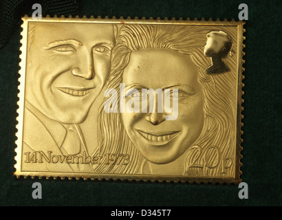 Gold Stempel Prinzessin Anne und Captain Mark Phillips November 1973 Markenzeichen Replica Stockfoto