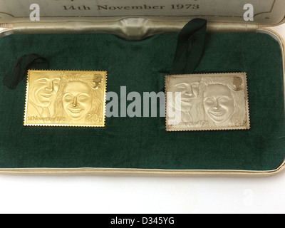 Gold und Silber Stempel Prinzessin Anne und Captain Mark Phillips November 1973 Markenzeichen Repliken Stockfoto